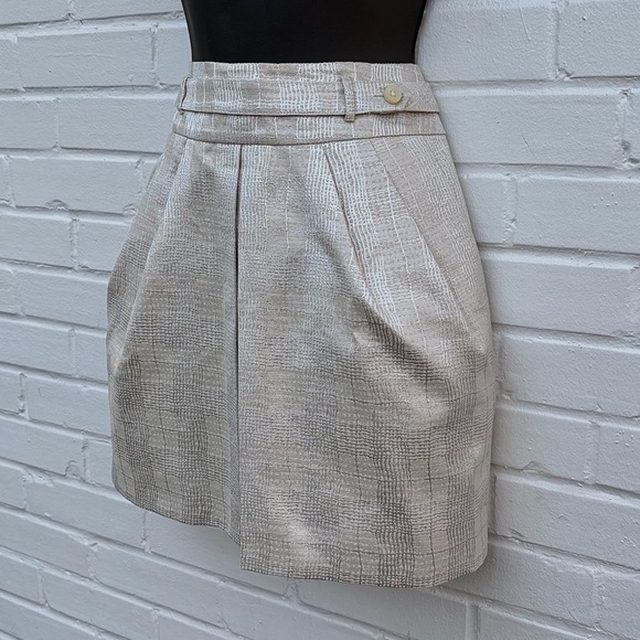 Club Monaco Textured Pleated Ivory & Cream Mini Skirt, SZ 0 EUC - Picture 2 of 9